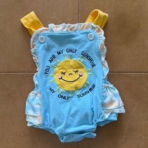 ❤️$10 FLASH SALE❤️ Honey Bean Romper 3M